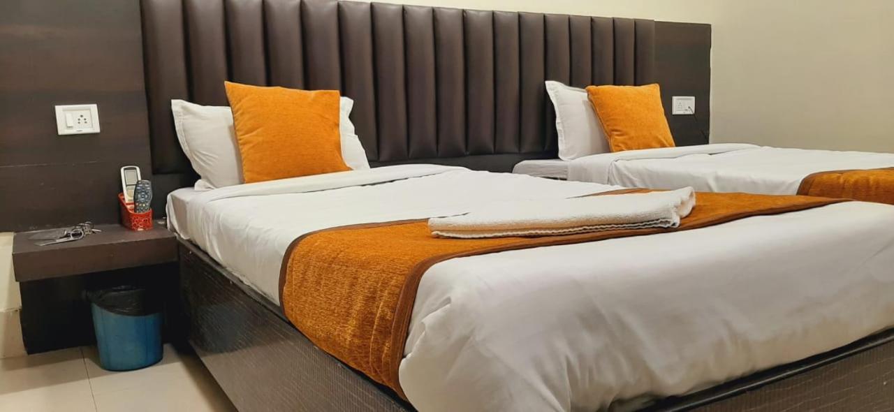 Hotel The Avenue Gamharia Buitenkant foto